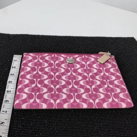 Pink Coach IPad case - Picture 8 of 8
